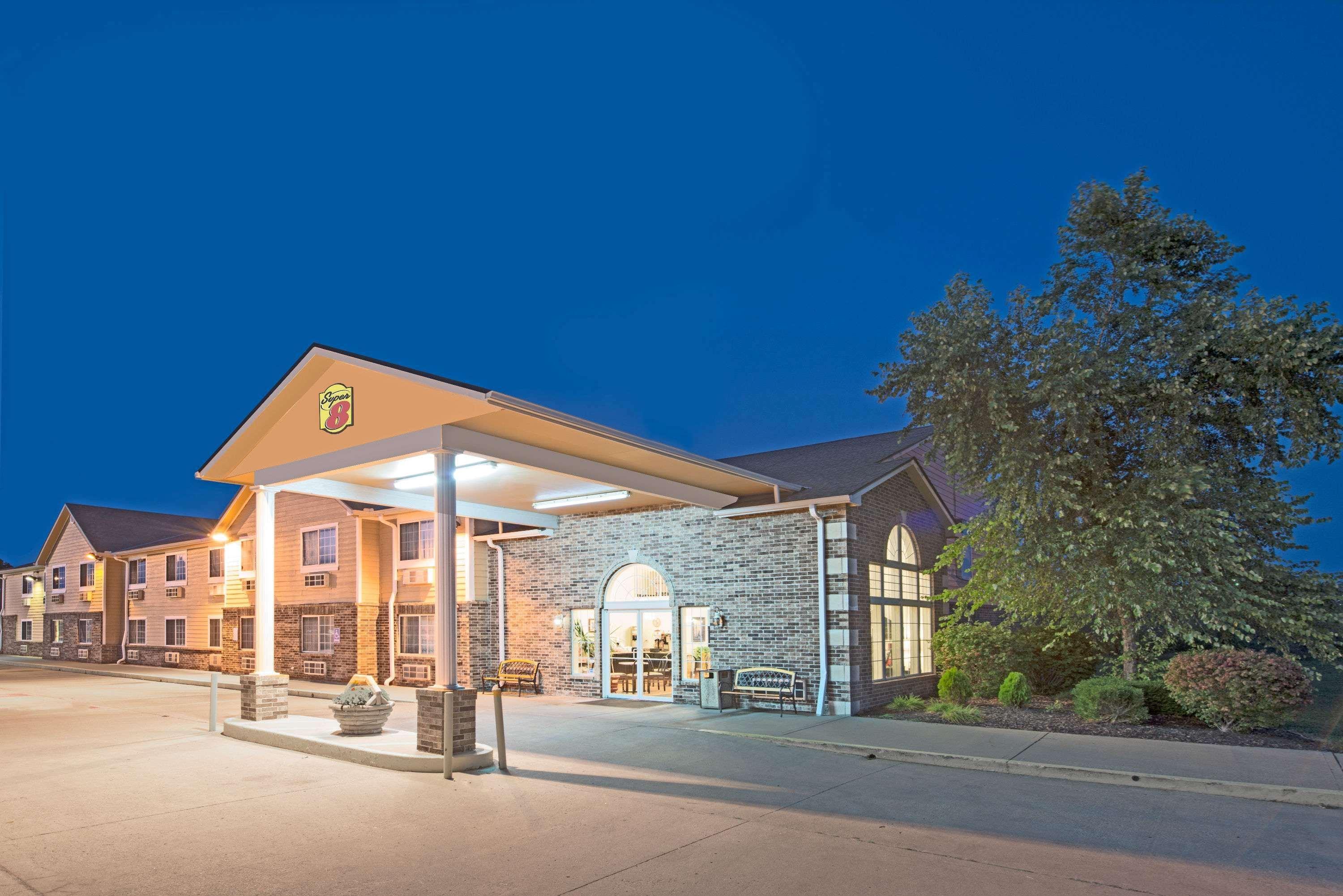 Hotel Super 8 By Wyndham Richmond Exteriér fotografie